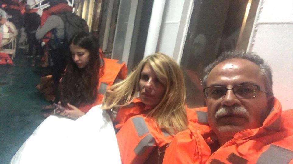 Μαρτυρία σοκ του δημάρχου Πλατανιά για τη φωτιά στο «Ελ.Βενιζέλος»: Μας μοίρασαν σωσίβια και άρχισαν να κατεβάζουν βάρκες…
